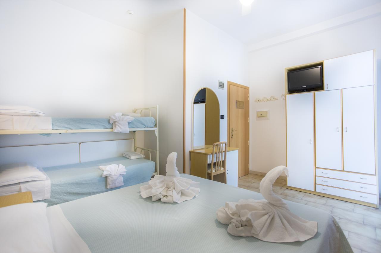 Albergo Villa Denny Ріміні Екстер'єр фото